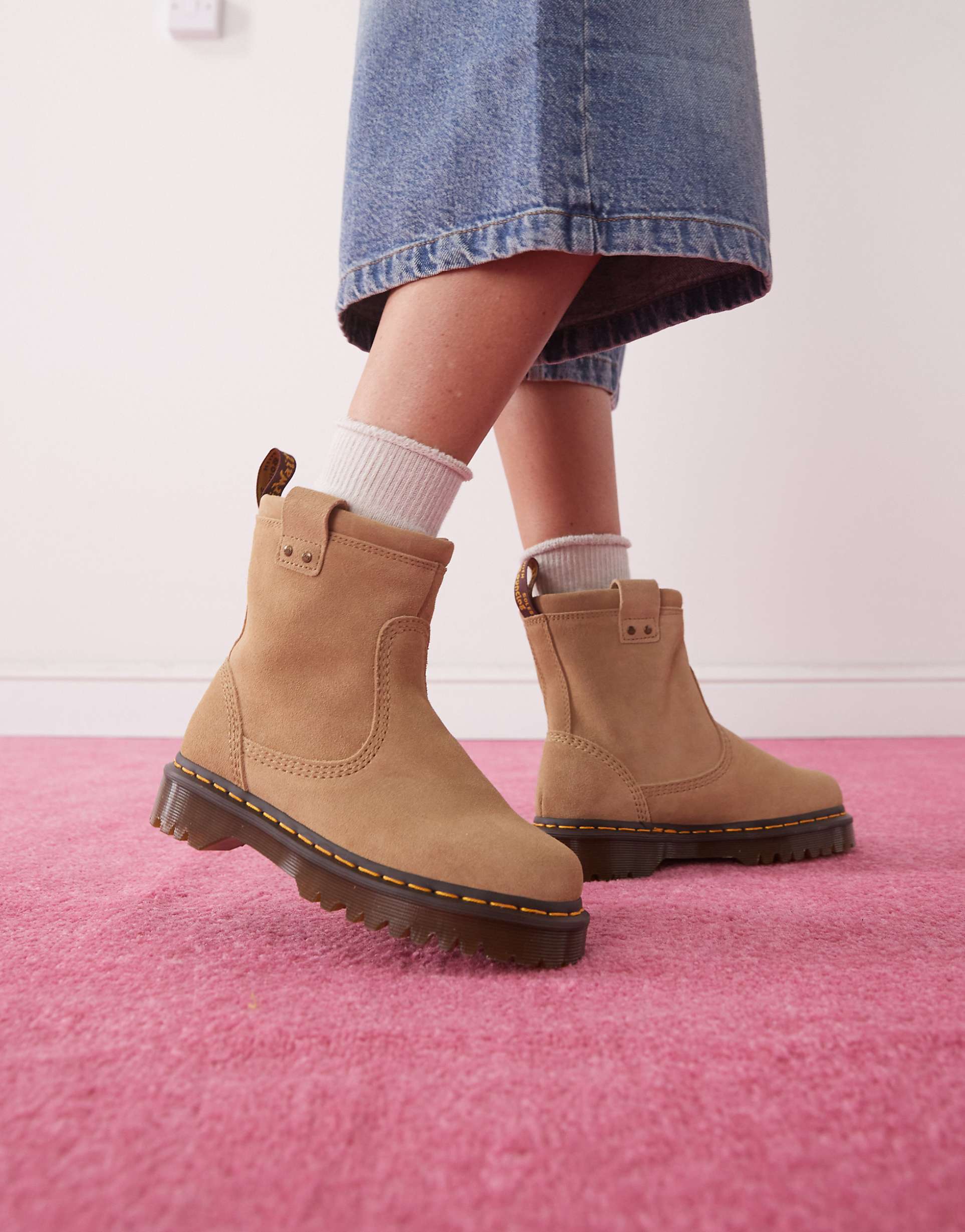 Dr. Martens Anistone Lo Boots